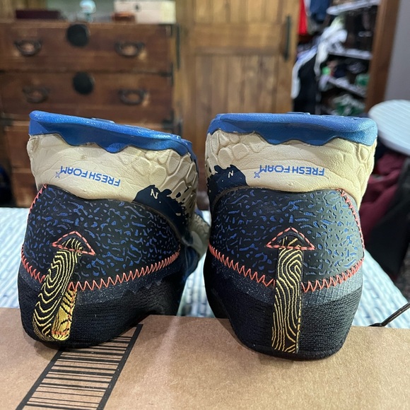 New Balance Blue and Black Athletic Shoes - Picture 5 of 12